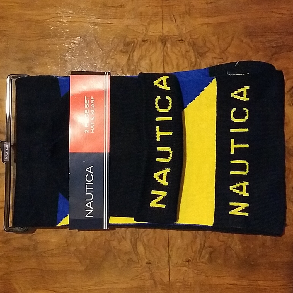 Nautica 2 piece set.